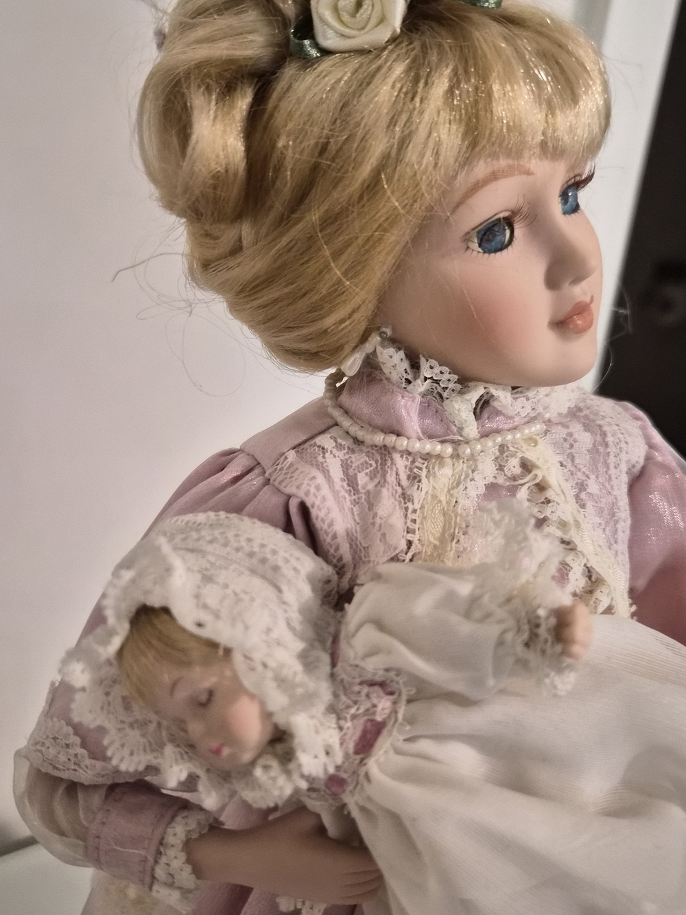 Vintage Victorian Style Porcelain Mother & Baby Doll Pink Lace Dress Collectible - Picture 13 of 16